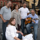 Los miembros del grupo de folk leonés La Braña.