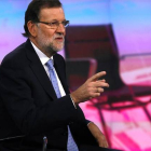 El presidente del Gobierno, Mariano Rajoy, este jueves durante la entrevista con Gloria Lomana en Antena 3.