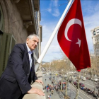 Ömer Önhon en el consulado de Turquía en Barcelona.