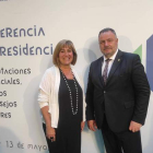 Morán, con la presidenta de la Diputación de Barcelona y de la Fundación Democracia y Gobierno Local, Nuria Marín. DL