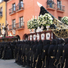 Un momento de la procesión del Encuentro de Viernes Santo.