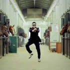 El videoclip de la canción 'Gangnam Style' del surcoreano Psy ha superado los 2.000 millones de visitas en YouTube desde que fuera publicado en esta plataforma el 15 de julio del 2012. El vídeo, que ya era el más visto en la historia de YouTube, ha llegad