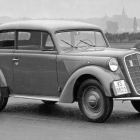 El Olympia (1935), con chasis monocasco de acero, y el Kadett A (1962), protagonista del «milagro económico alemán» y hoy convertido en Astra, han sido dos de las grandes referencias históricas en los catálogos de Opel. op