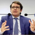 Mañueco, durante su exposición ayer ante los medios. N. GALLEGO