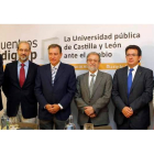 El rector de la Universidad de León, José Ángel Hermida; el de Salamanca, Daniel Hernández; el consejero de Educación, Juan José Mateos; el rector de Valladolid, Marcos Sacristán, y el de Burgos, Alfonso Murillo, junto  a la consejera delegada de Edigrup,