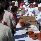 La alubiada, en la imagen, precedió al colofón de la feria agroalimentaria de La Bañeza