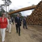 Herrera inauguró la Casa de la Madera junto a la consejera de Medio Ambiente, María Jesús Ruiz