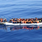 Rescate de la marina italiana en aguas del Mediterráneo el viernes 29 de julio.