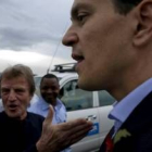 El ministro británico de Asuntos Exteriores, David Miliband, y su homólogo francés, Bernard Kouchner