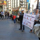 Los manifestantes se concentraron en la plaza de Lazúrtegui a media tarde.