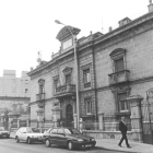 El edificio del antiguo Instituto Provincial de Higiene fue el centro en el que se celebró la primera reunión inaugural del Ateneo Leonés de Cultura, con 16 médicos constituyentes. CÉSAR