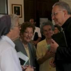 El obispo de León junto a misioneras, en otra edición de la convivencia
