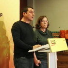 Quim Arrufat y Eulàlia Reguant, en la rueda de prensa posterior al consejo político de la CUP.