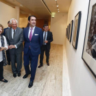 Suárez-Quiñones, presentó la exposición de fotografía con motivo del Centenario de Picos de Europa Museo de León