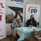Graciela Espiñeira y José Luis Nieto, ayer, en la rueda de prensa ofrecida en Astorga. DL