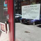 Una de las oficinas de Caja España que cierra por la fusión.
