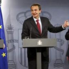 Van Rompuy, Zapatero y el presidente de la Comisión Europea, Durao Barroso, durante la rueda de pren