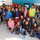 Salguero, ayer, junto a un grupo de escolares. DL