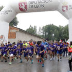 La salida de la carrera de 4 kilómetros en la que la gente menuda, y sobre todo los chicos, tomó la delantera. MARCIANO PÉREZ
