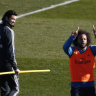 Solari, junto a Marcelo, que atraviesa uno de sus peores momentos en el Madrid. JAVIER LIZÓN