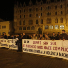 Un momento de la concentración, ayer, en Botines. MARCIANO