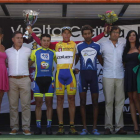 Simón, Kudus y Riveira en el podio junto al vicepresidente de la Diputación y responsable de Deportes.