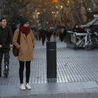 El Ayuntamiento de Barcelona ya ha instalado, en la Rambla, los primeros bolardos que impiden el acceso de vehículos.