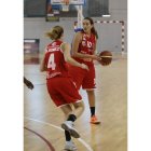Verónica Matoso y Anna Gómez, en una acción de un partido.