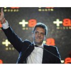Sergio Massa celebra su victoria en la provincia de Buenos Aires, esta madrugada.