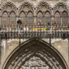 La gigantesca marquesina colocada en febrero en la fachada Sur de la Catedral.