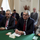 Dastis acompanado por el embajador espanol López Busquets  durante su participacion este jueves en una reunion con empresarios espanoles en la embajada de España en Teherán.