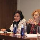 La escritora Mari Fe Santiago y la vocal del Consejo General del Poder Judicial, Manuela Carmena