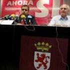 Joaquín Otero compareció ayer acompañado por Manuel Arias, secretario de organización de UPL