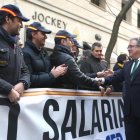 El Ministro de Interior, Juan Ignacio Zoido, ha firmado esta mañana la equiparación salarial con los sindicatos policiales y asociaciones de la Guardia Civil.