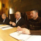 Urbano Alonso, Cipriano Elías, Gabriel Villata y Ángel Calvo, durante la reunión de Acom ayer