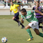 Borjas cuajó una gran actuación en su debut en partido oficial con la elástica maragata partiendo de sus botas el centro que remató Puente para marcar el gol del triunfo.