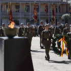 El homenaje a los caídos recuerda con solemnidad y respeto a los compañeros fallecidos. JESÚS F. SALVADORES
