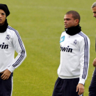 Cristiano Ronaldo, junto a Pepe y Mourinho, en el entrenamiento del Real Madrid.