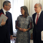 Alberto Ruiz-Gallardón, Ana Mato y Jorge Fernández Díaz, antes de la reunión.