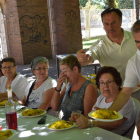 Un momento de la comida celebrada ayer en La Bañeza. DL