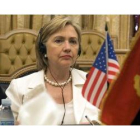 Hillary Clinton, durante la reunión en el ministerio del Petroleo de Angola, hace dos días.