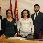 José Ángel Arranz, Santiago Domínguez y Guillermo Palomero, junto a las investigadoras.