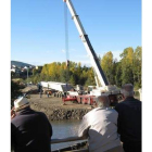 Trabajos en el puente del Boeza, el pasado martes.