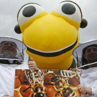 Defensores de las abejas protestan contra el uso de pesticidas en Bruselas.