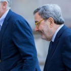 Narcis Serra, entrando el 16 de octubre en la Audiencia de Barcelona, donde se celebra el juicio.