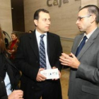 El concejal Reiner Cortés con el técnico de la Junta Ángel Gómez Mediavilla.