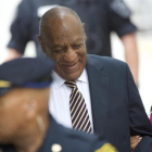 El cómico Bill Cosby ha quedado en libertad tras declarar el juez este sábado juicio nulo sobre el caso de acoso sexual abierto contra él, cargos ante los cuales se declaraba no culpable. La razón por la que se ha anulado es que el jurado ha sido incapaz