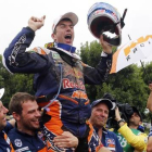 Marc Coma celebra su último triunfo del Dakar en Buenos Aires.