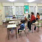 Parte de los actuales alumnos del colegio de San Pedro de Trones, mostraron el centro a Diario de León.