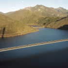 Imagen aérea del embalse de Barrios de Luna que se encuentra al 82,3% de su capacidad. ARGüELLO